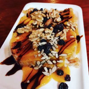 queso-ahumado-miel-palma-crema-melocoton